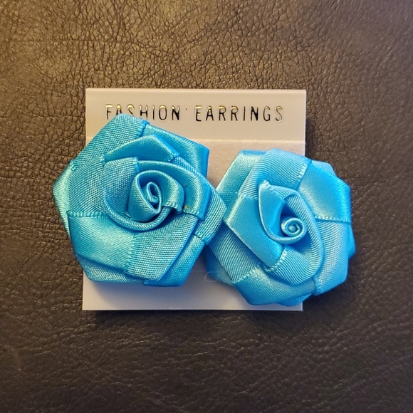 Jewelry - Boutique Blue Rose Fashion Earrings 1.5 Inches